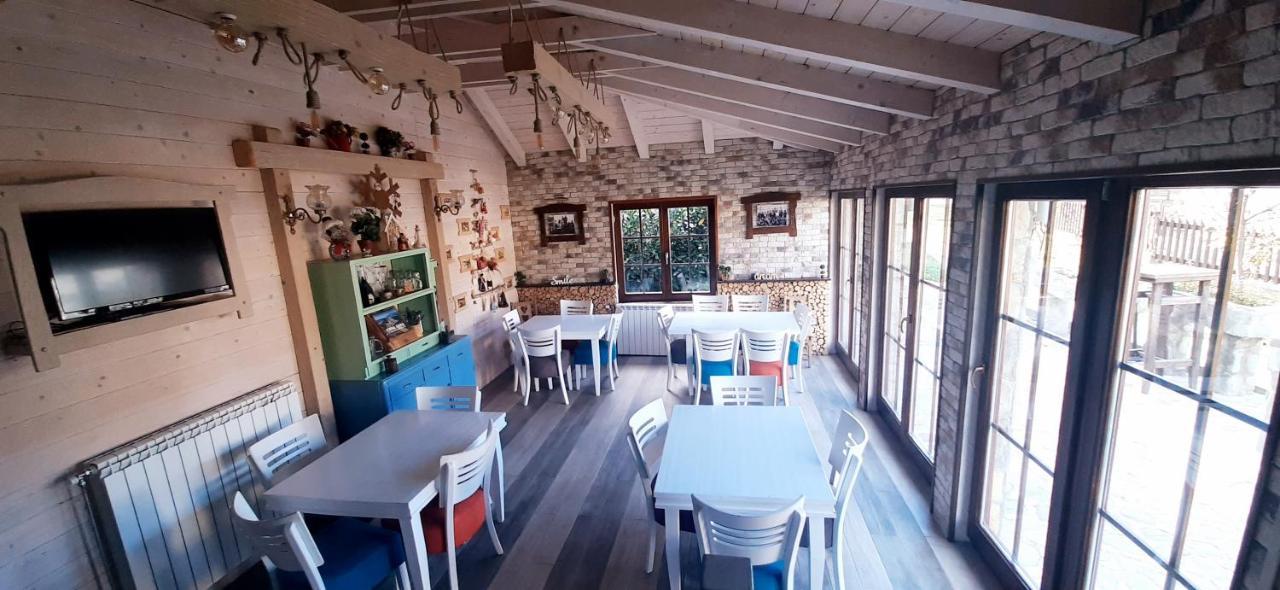 Rooms And Apartmants Mirovic 콜라신 외부 사진