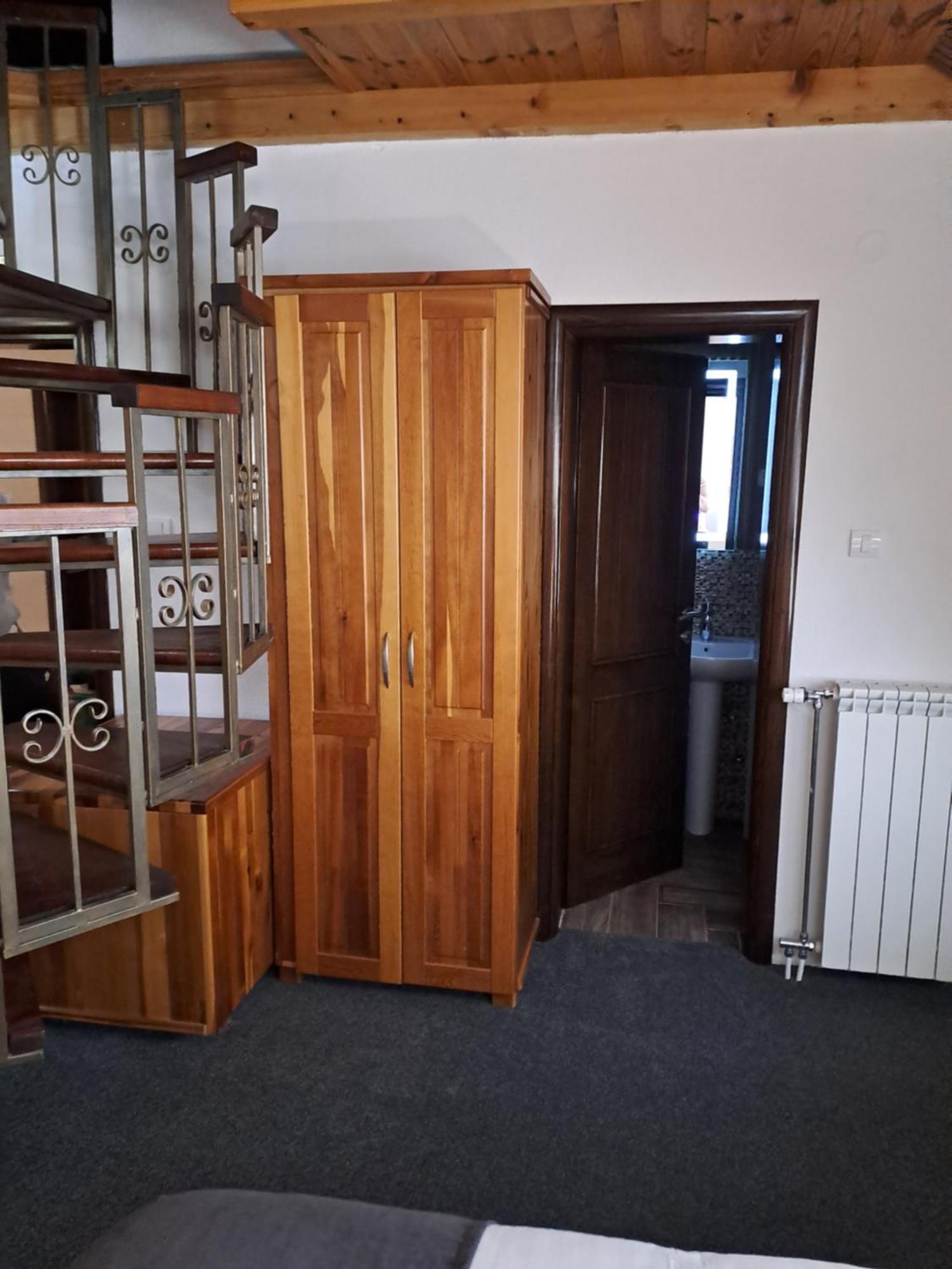 Rooms And Apartmants Mirovic 콜라신 객실 사진